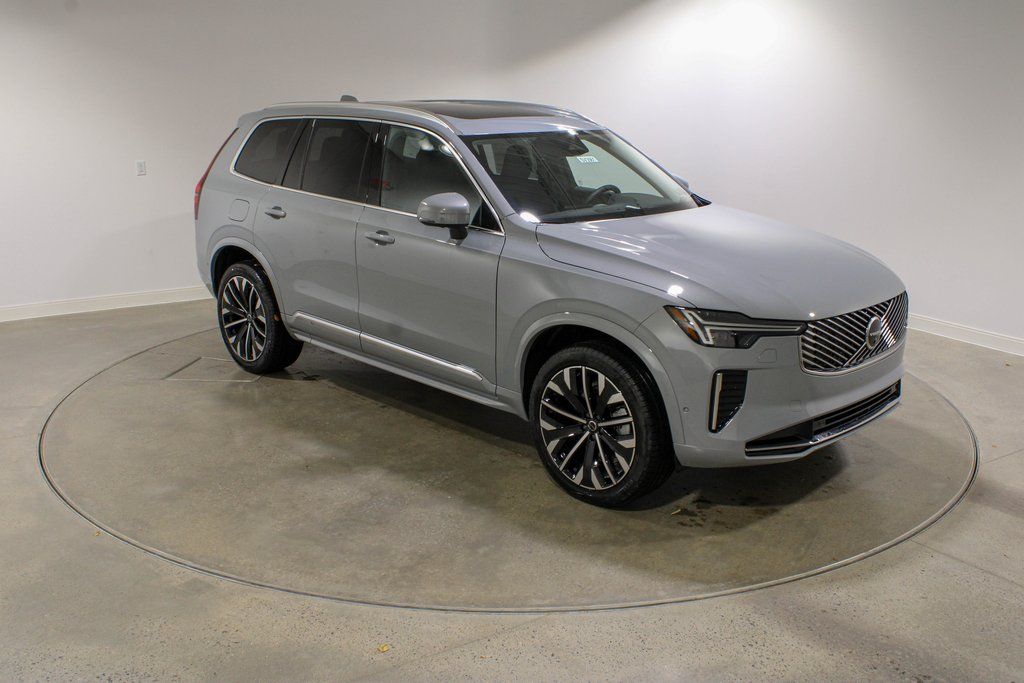 2026 Volvo XC90 Plus - Photo 7