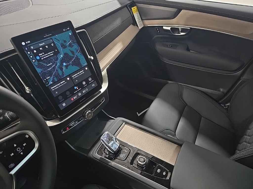 2026 Volvo XC90 Plus - Photo 13