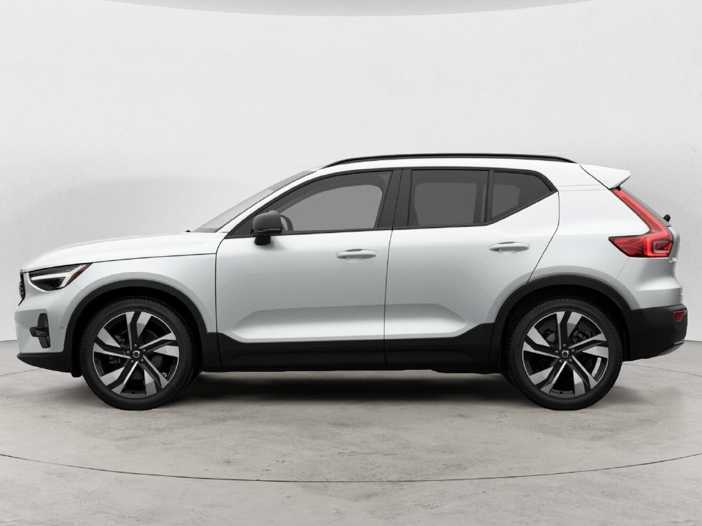 New 2026 Volvo XC40 B5 Ultra SUV