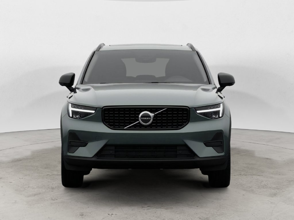 New 2026 Volvo XC40 B5 Core SUV