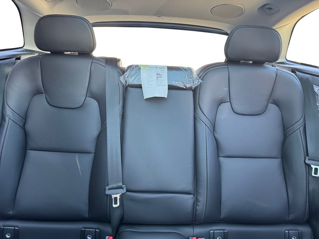2026 Volvo XC60 Ultra - Photo 22