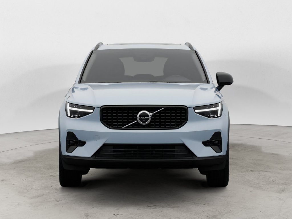 New 2026 Volvo XC40 B5 Plus SUV
