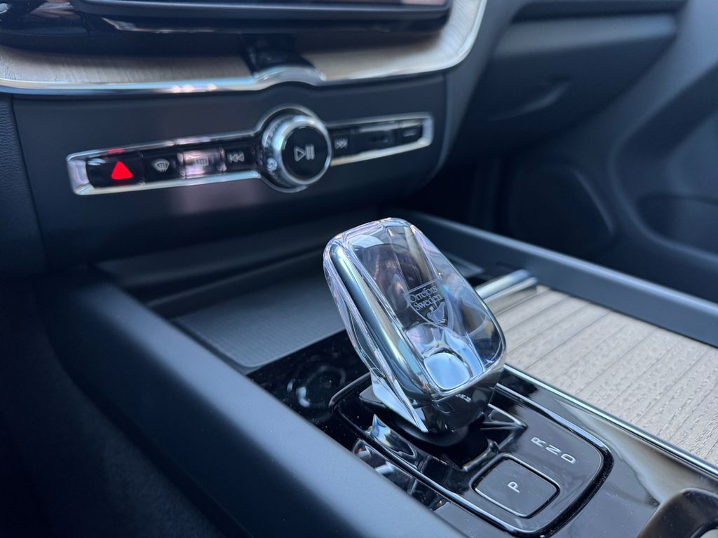 2026 Volvo XC60 Ultra - Photo 15