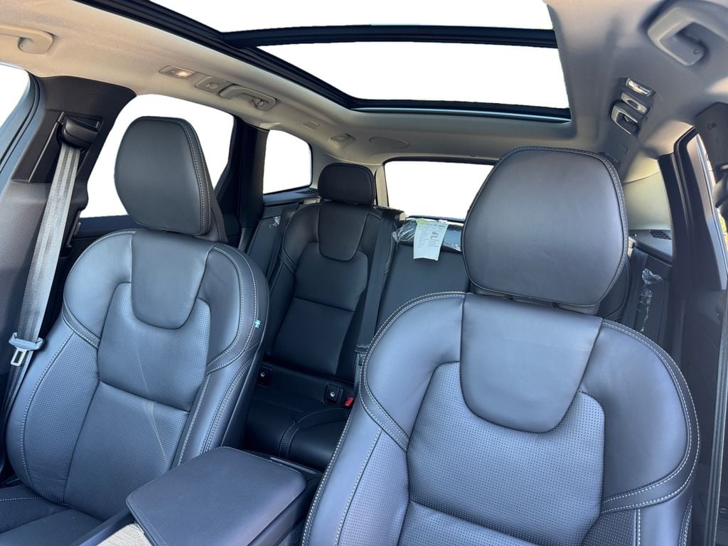 2026 Volvo XC60 Ultra - Photo 21