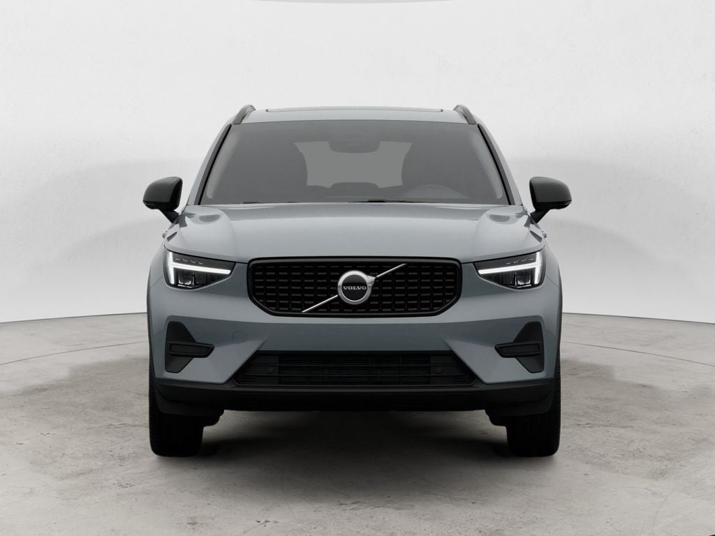 New 2026 Volvo XC40 B5 Core SUV