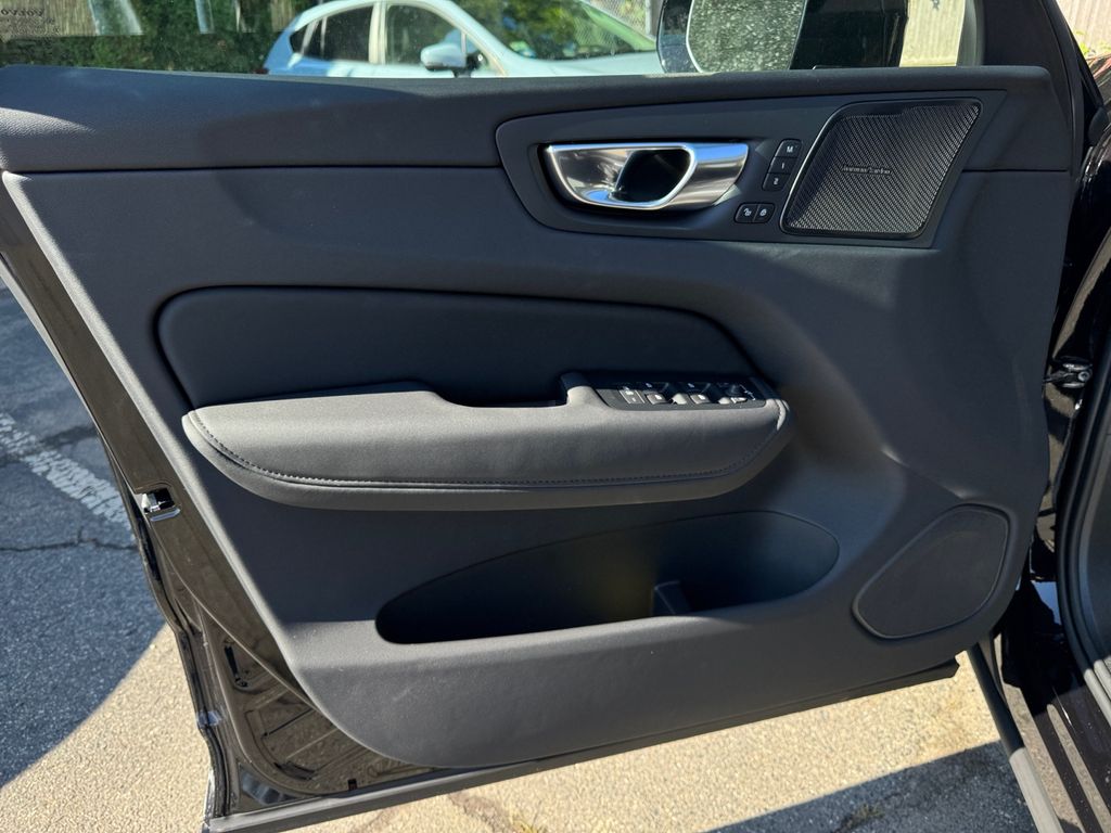 2026 Volvo XC60 Ultra - Photo 9