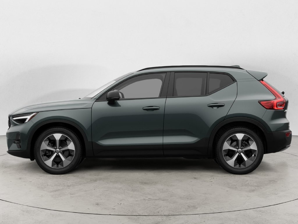 New 2026 Volvo XC40 B5 Plus SUV