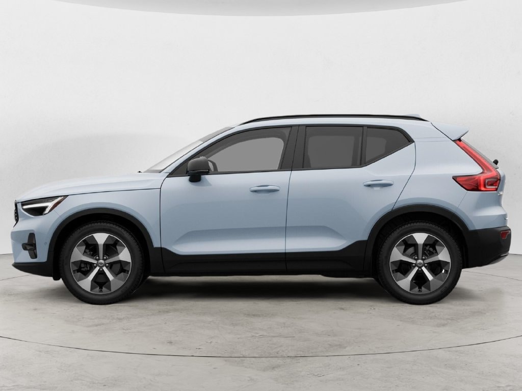 New 2026 Volvo XC40 B5 Plus SUV