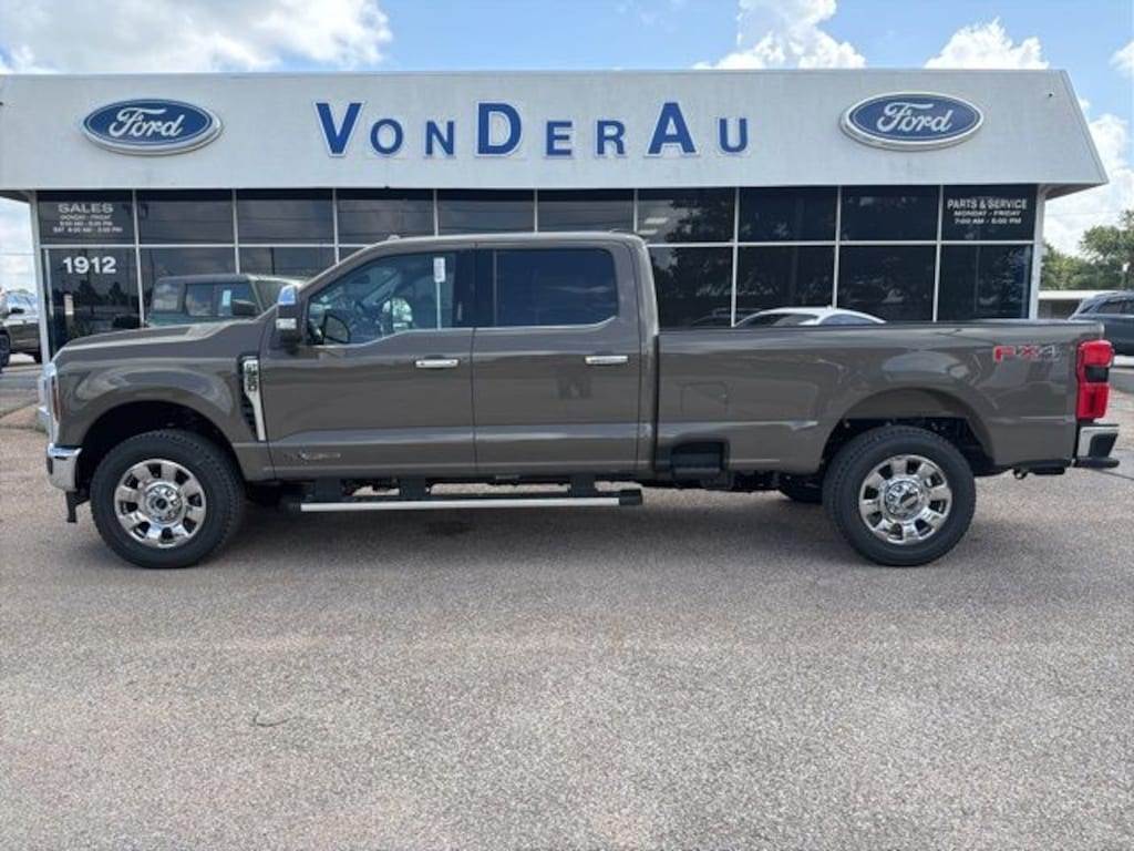 New 2026 Ford F-350SD Lariat Truck