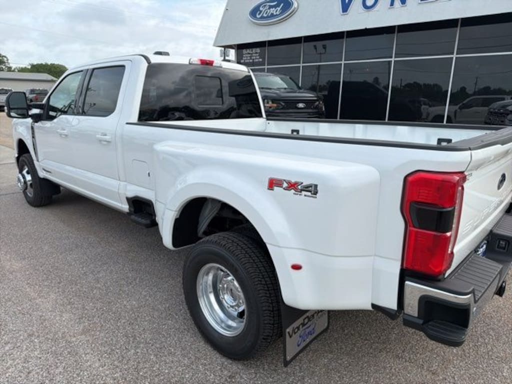 New 2026 Ford F-350SD Lariat Truck