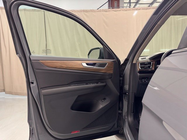 2026 Volkswagen Atlas SE w/Tech - Photo 11