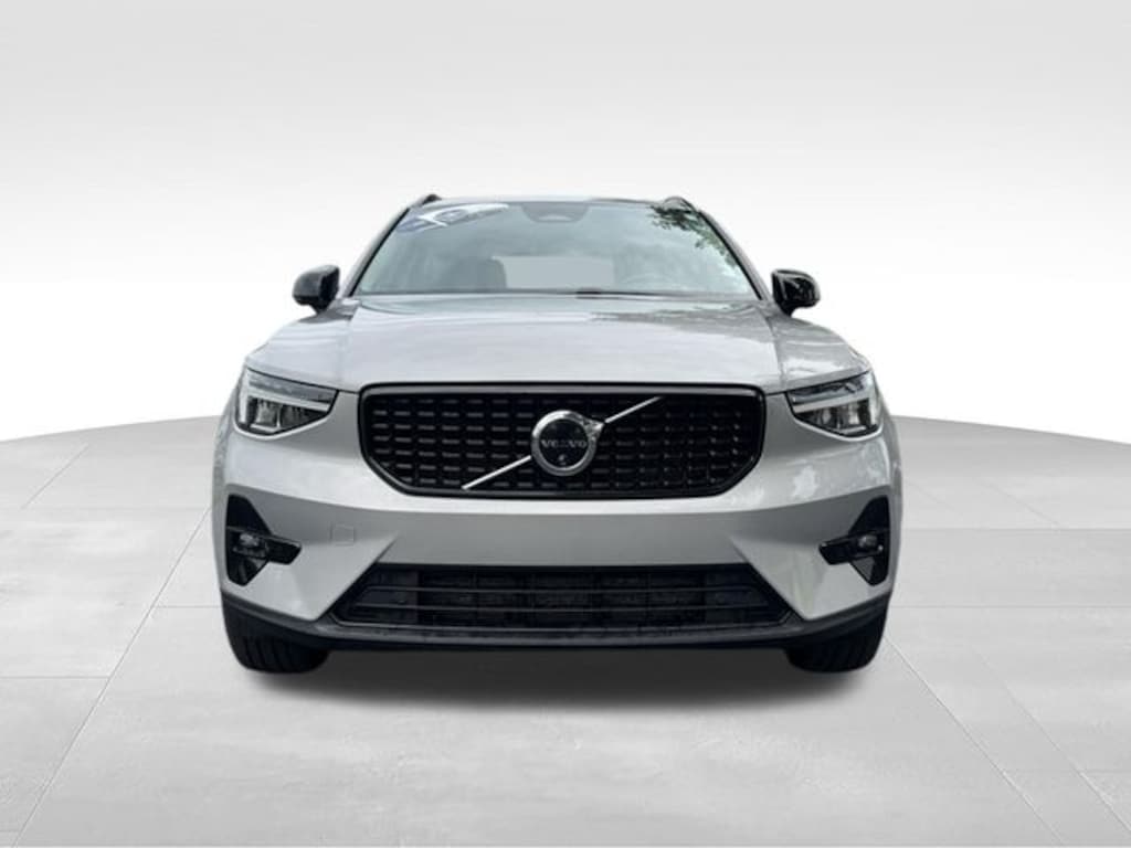 Used 2024 Volvo XC40 B5 Plus Dark Theme SUV