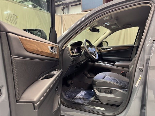 2026 Volkswagen Atlas SE w/Tech - Photo 12