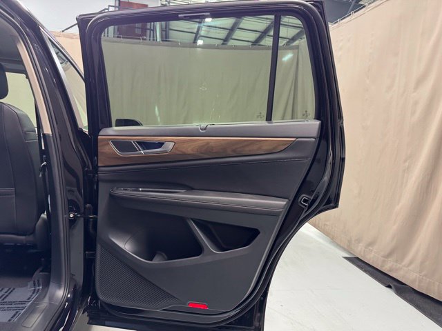 2026 Volkswagen Atlas SE w/Tech - Photo 13