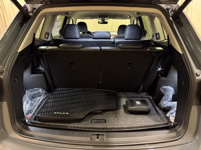 2026 Volkswagen Atlas SE w/Tech - Photo 31