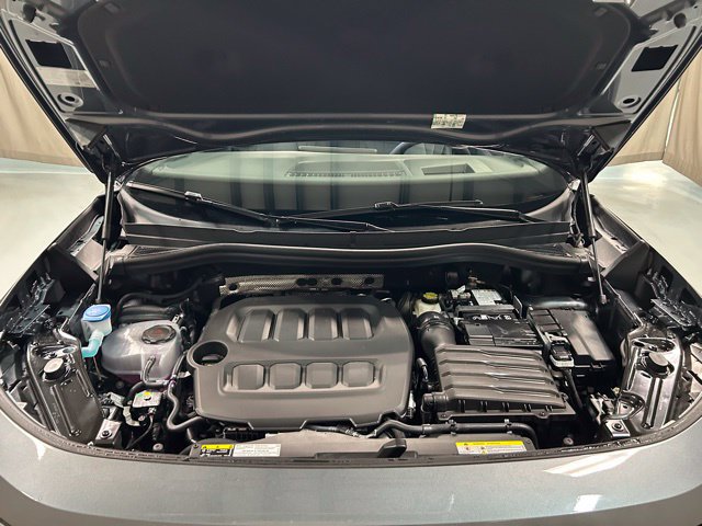 2026 Volkswagen Tiguan SE R-LINE BLACK - Photo 2