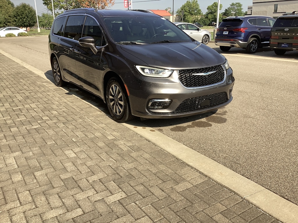 Used 2021 Chrysler Pacifica Touring L