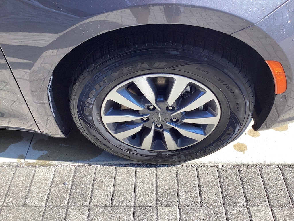 Used 2021 Chrysler Pacifica Touring L