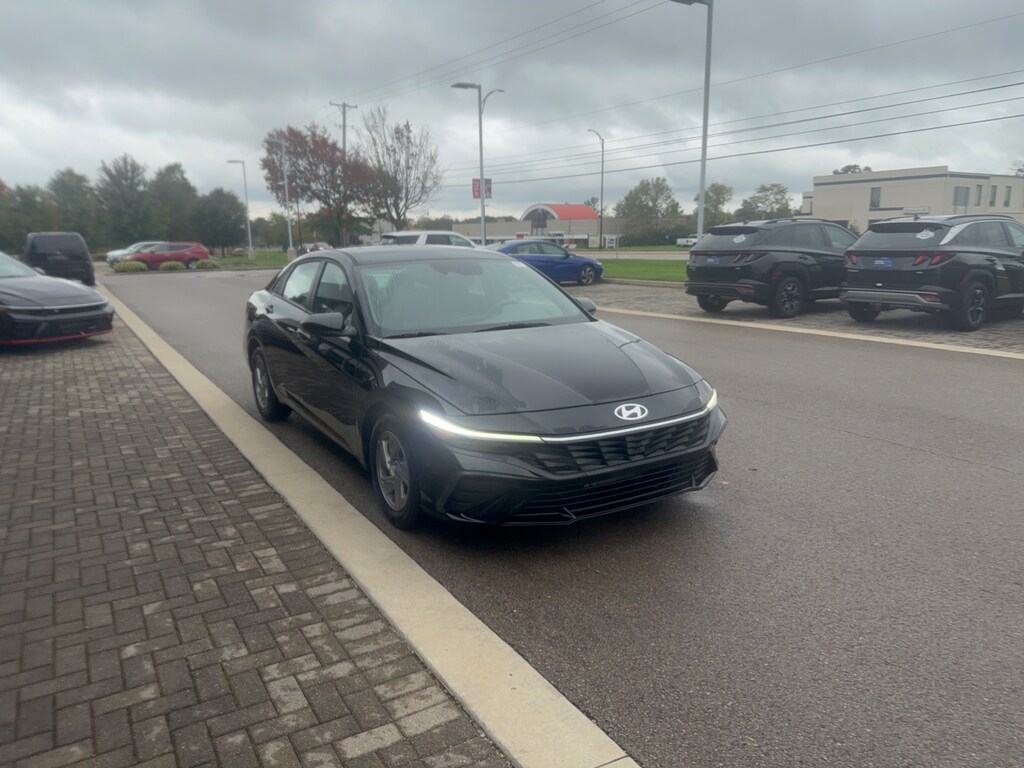 Certified 2024 Hyundai Elantra SE