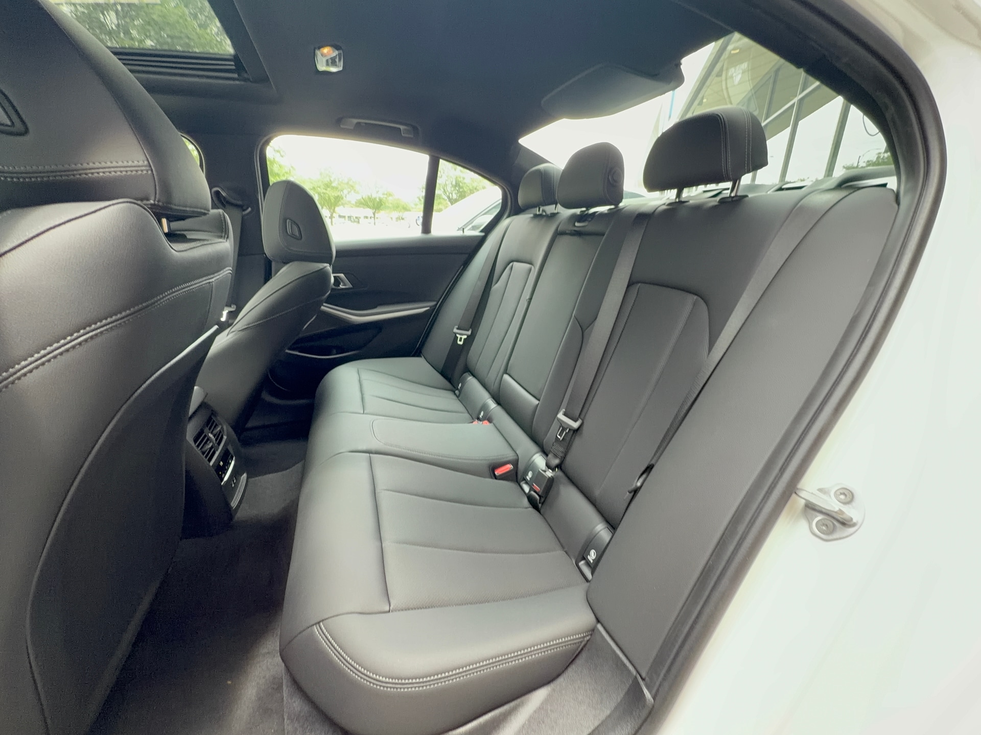 2026 BMW 3 Series 330i - Photo 26