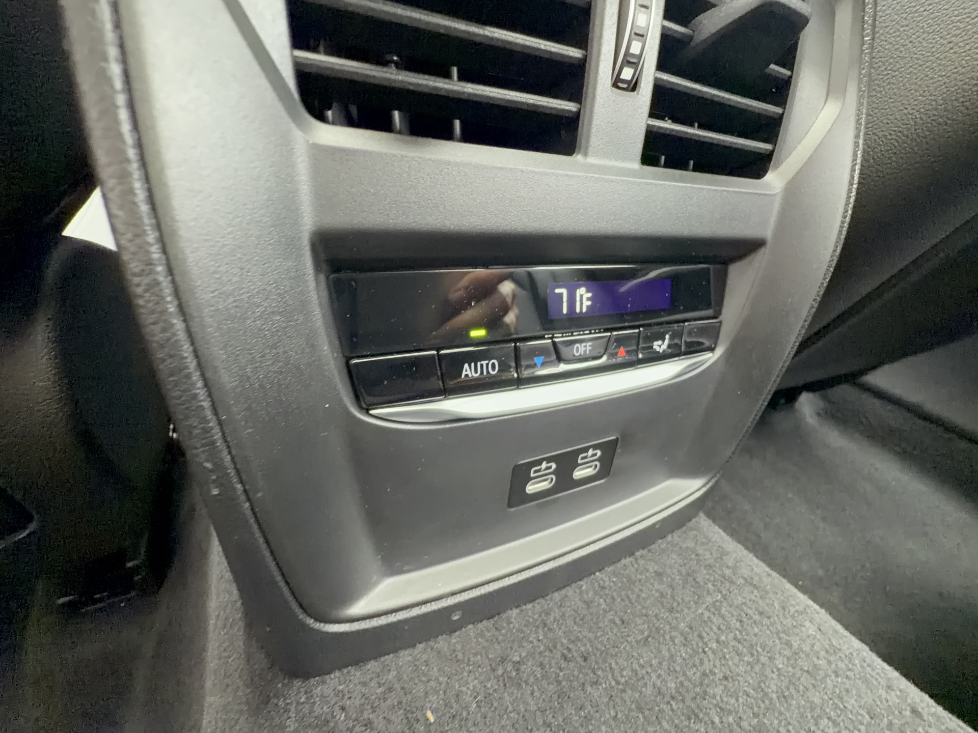 2026 BMW 3 Series 330i - Photo 28