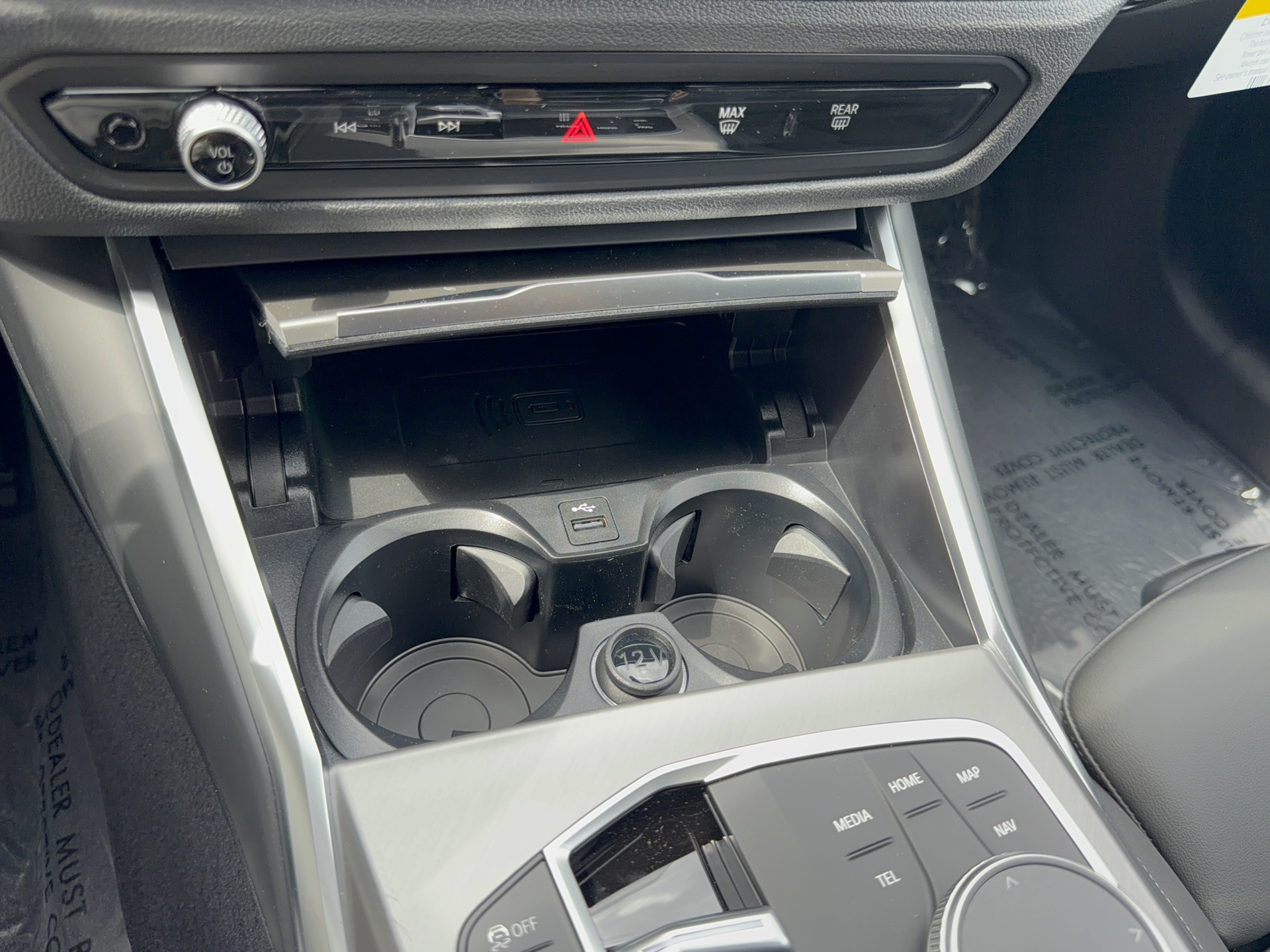 2026 BMW 3 Series 330i - Photo 18