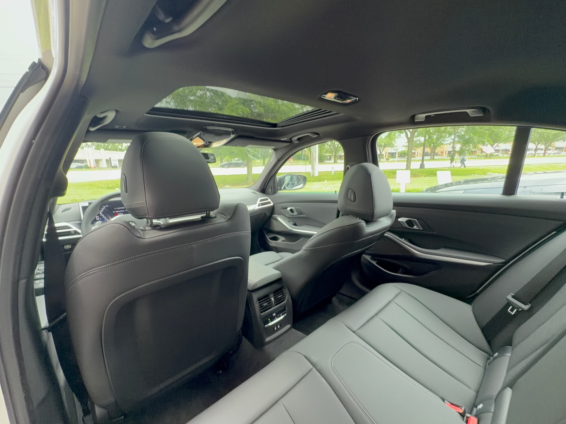 2026 BMW 3 Series 330i - Photo 27