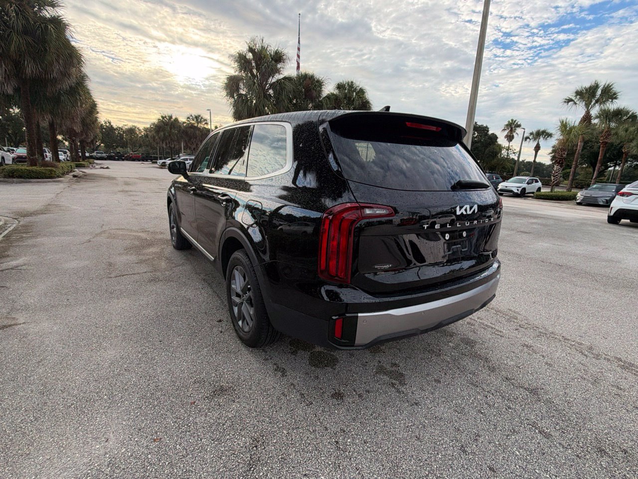 Used 2025 Kia Telluride LX SUV