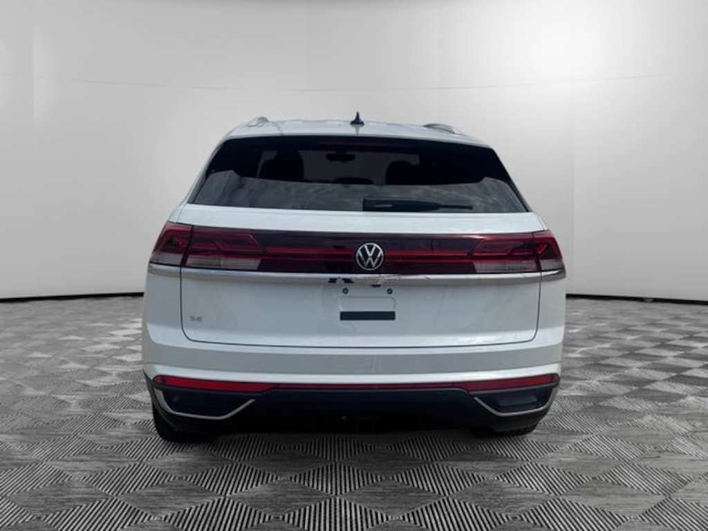 New 2026 Volkswagen Atlas Cross Sport SE w/Technology SUV