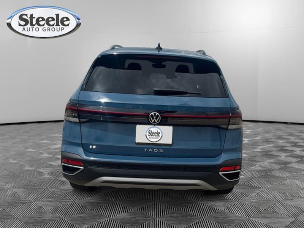 New 2026 Volkswagen Taos 1.5T SE SUV
