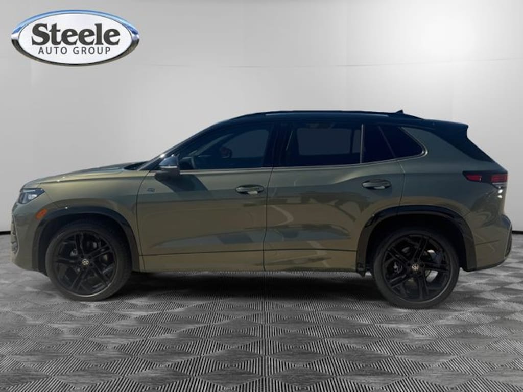 New 2026 Volkswagen Tiguan SE R-Line Black SUV