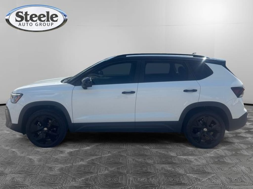 New 2026 Volkswagen Taos 1.5T SE Black SUV