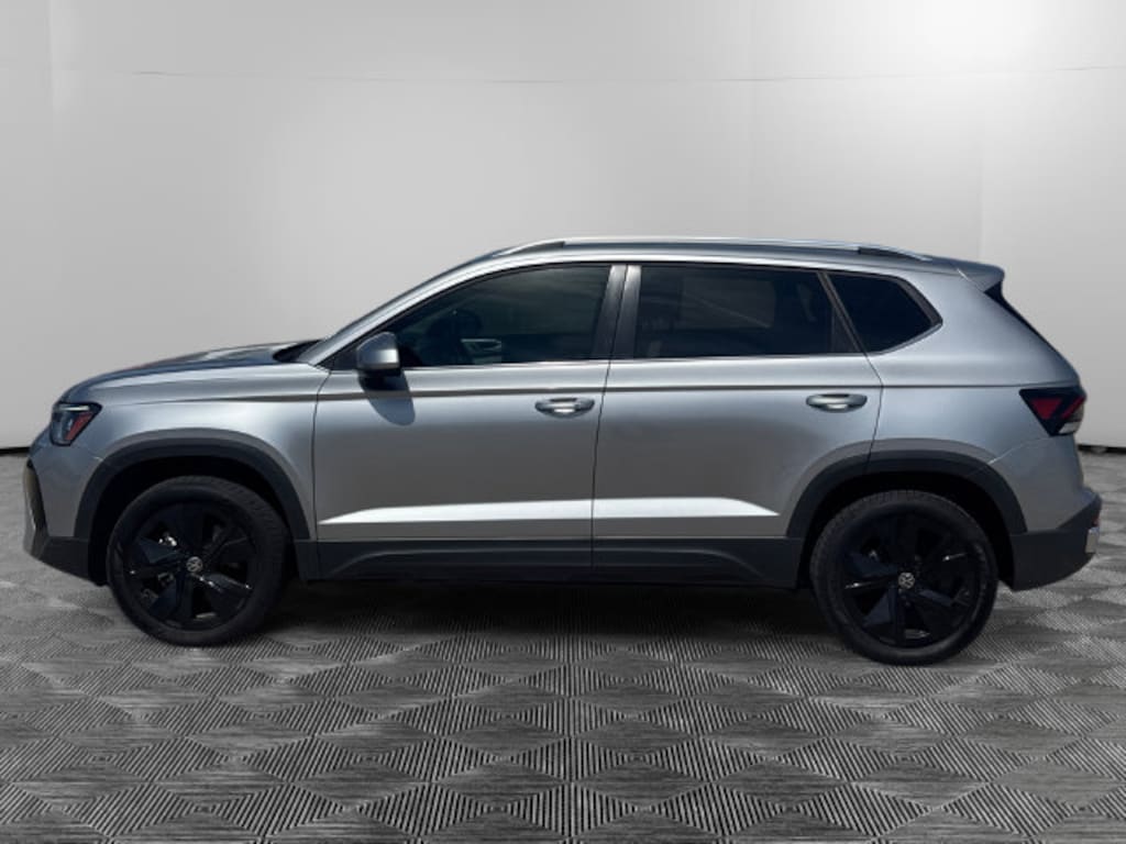 New 2025 Volkswagen Taos 1.5T SE SUV