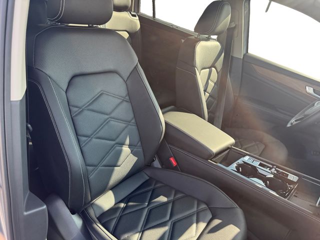 2026 Volkswagen Atlas SE w/Tech - Photo 14