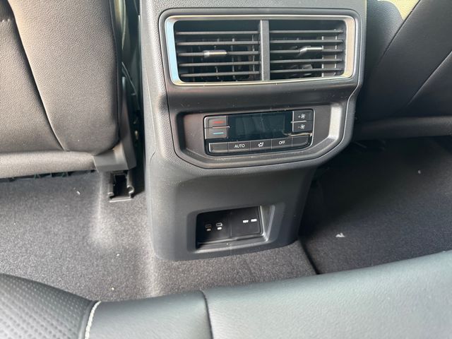 2026 Volkswagen Atlas SE w/Tech - Photo 13