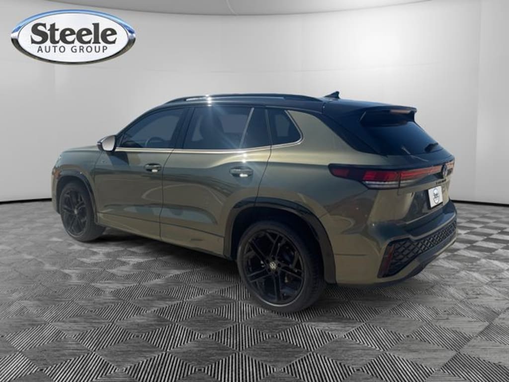 New 2026 Volkswagen Tiguan SE R-Line Black SUV