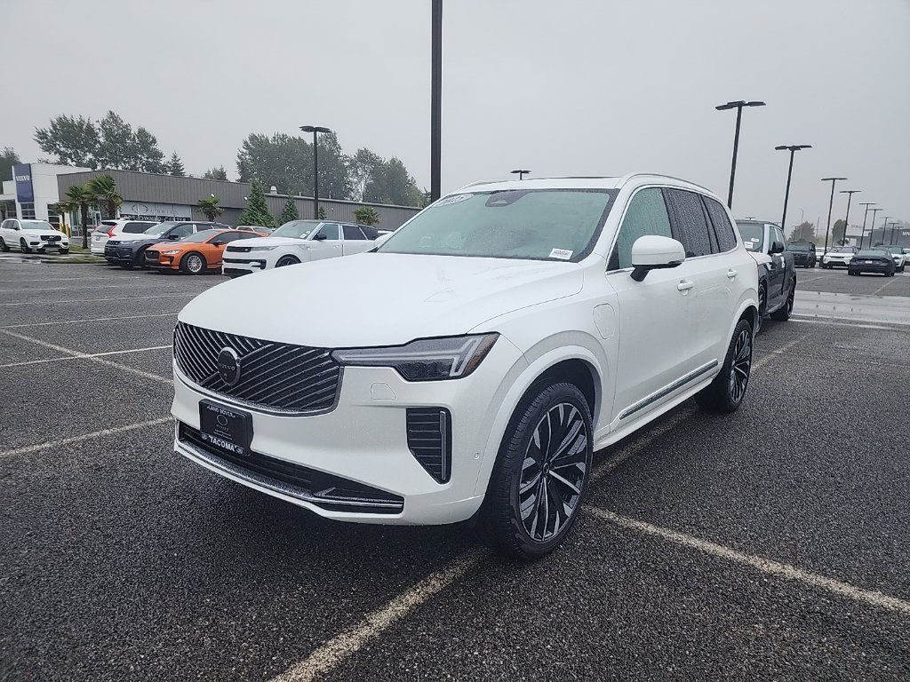 2025 Volvo XC90 Plug-In Hybrid