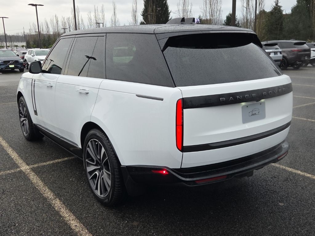 New 2026 Land Rover Range Rover SE SUV