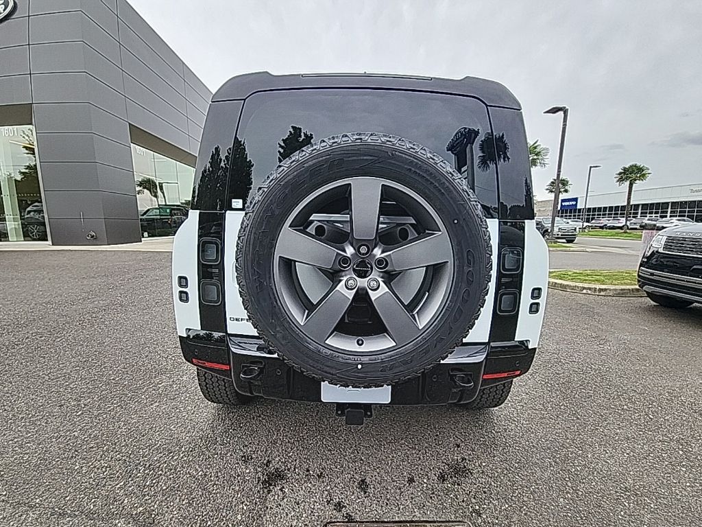 New 2026 Land Rover Defender 110 X-Dynamic SE SUV