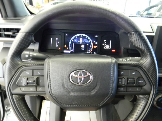 2026 Toyota Tacoma SR - Photo 9
