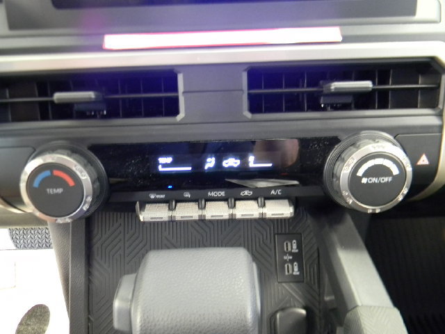 2026 Toyota Tacoma SR - Photo 11