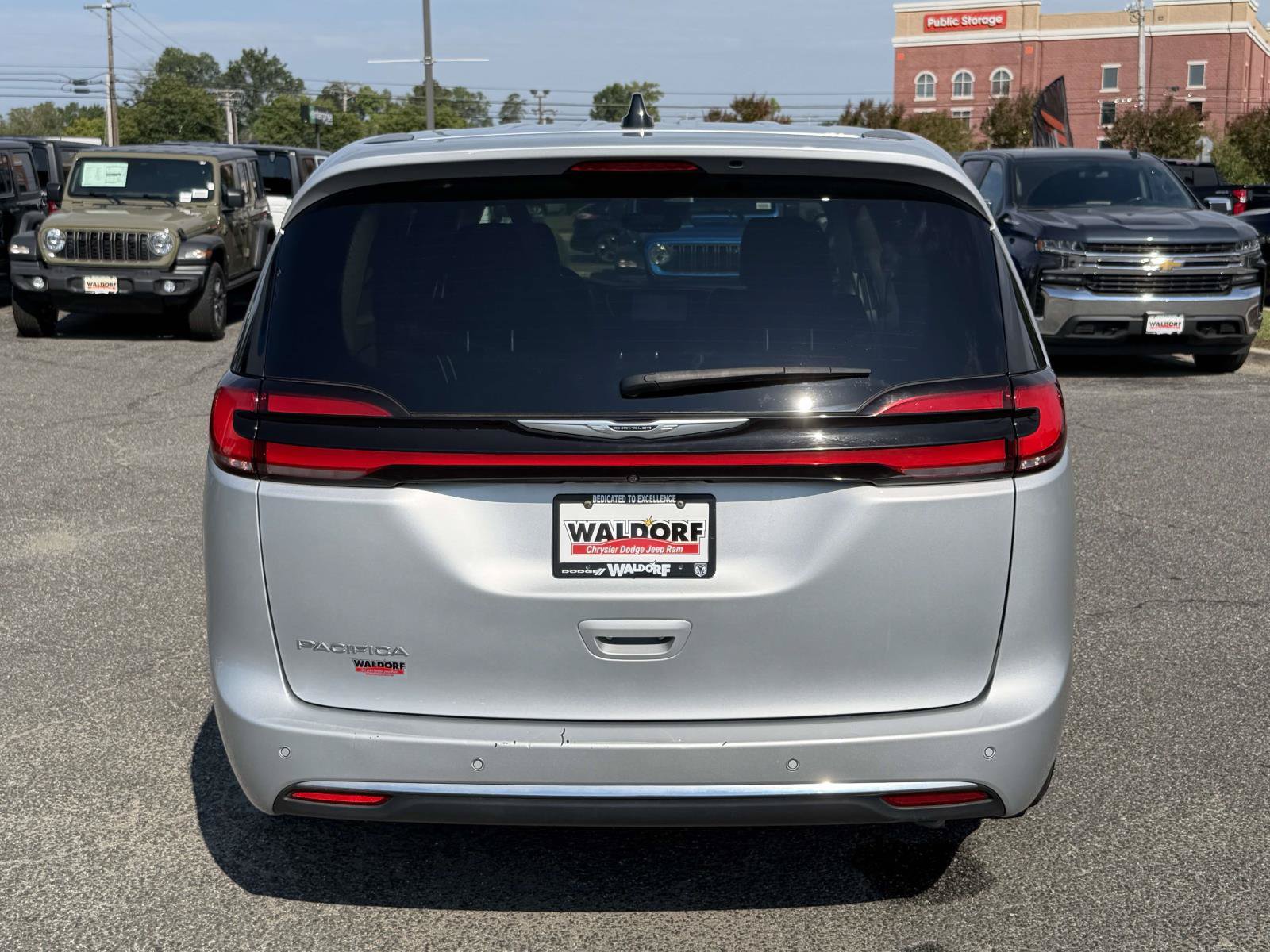 Used 2023 Chrysler Pacifica Touring L Touring L FWD