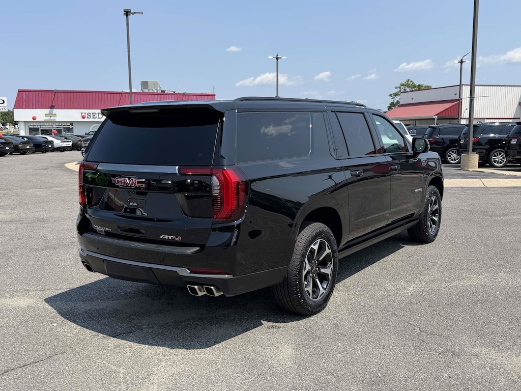 Used 2025 GMC Yukon XL AT4 4WD AT4