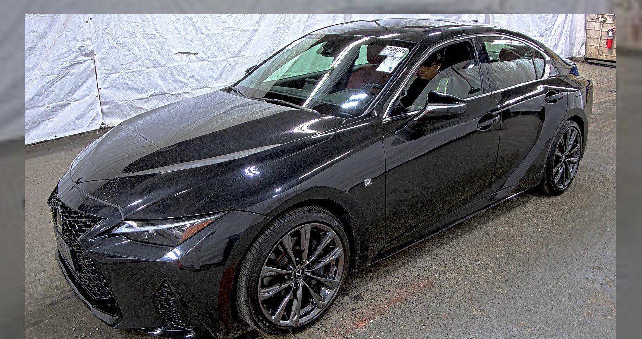 2023 Lexus IS