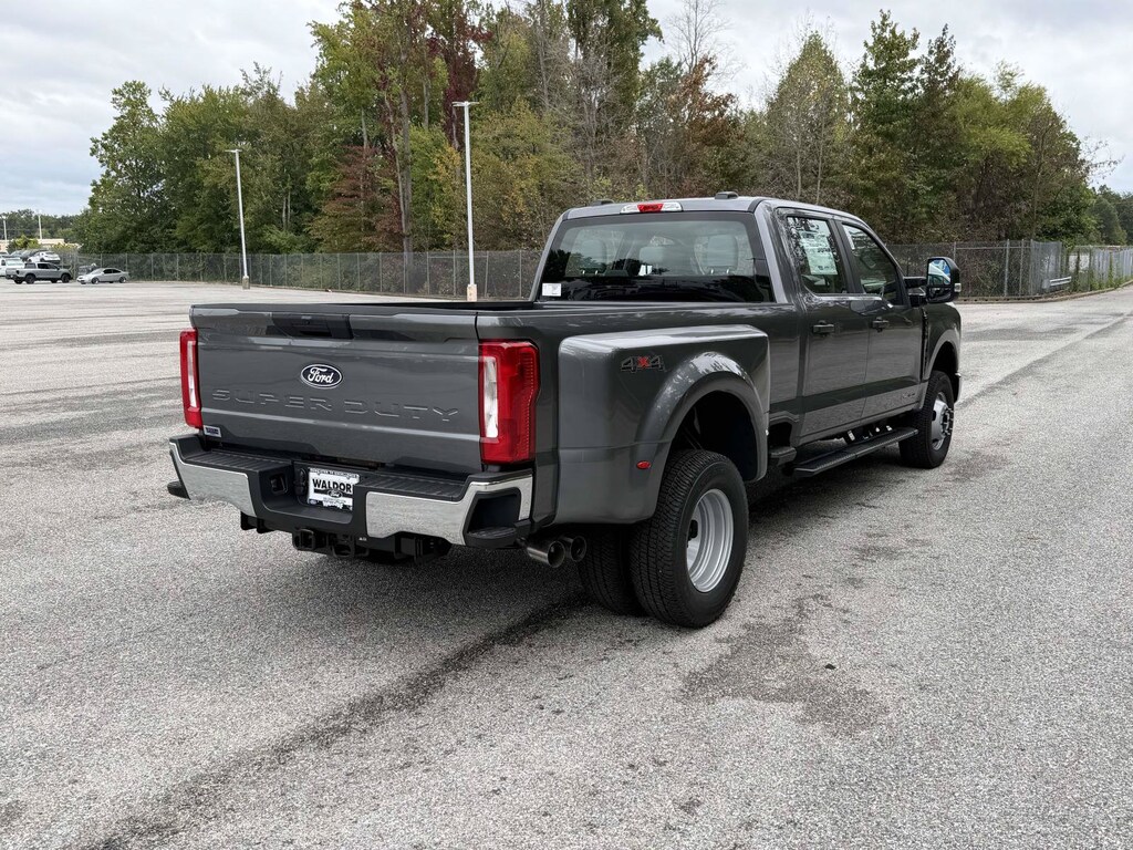 New 2027 Ford Super Duty F-350 DRW XL XL 4WD Crew Cab 8 Box