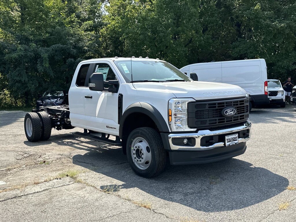 New 2027 Ford Super Duty F-450 DRW XL XL 4WD SuperCab 192 WB 84 CA