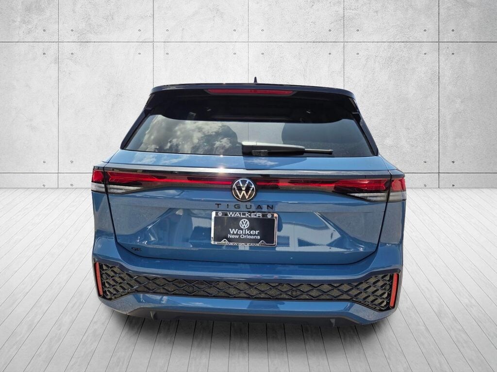 New 2026 Volkswagen Tiguan SE R-Line Black SUV