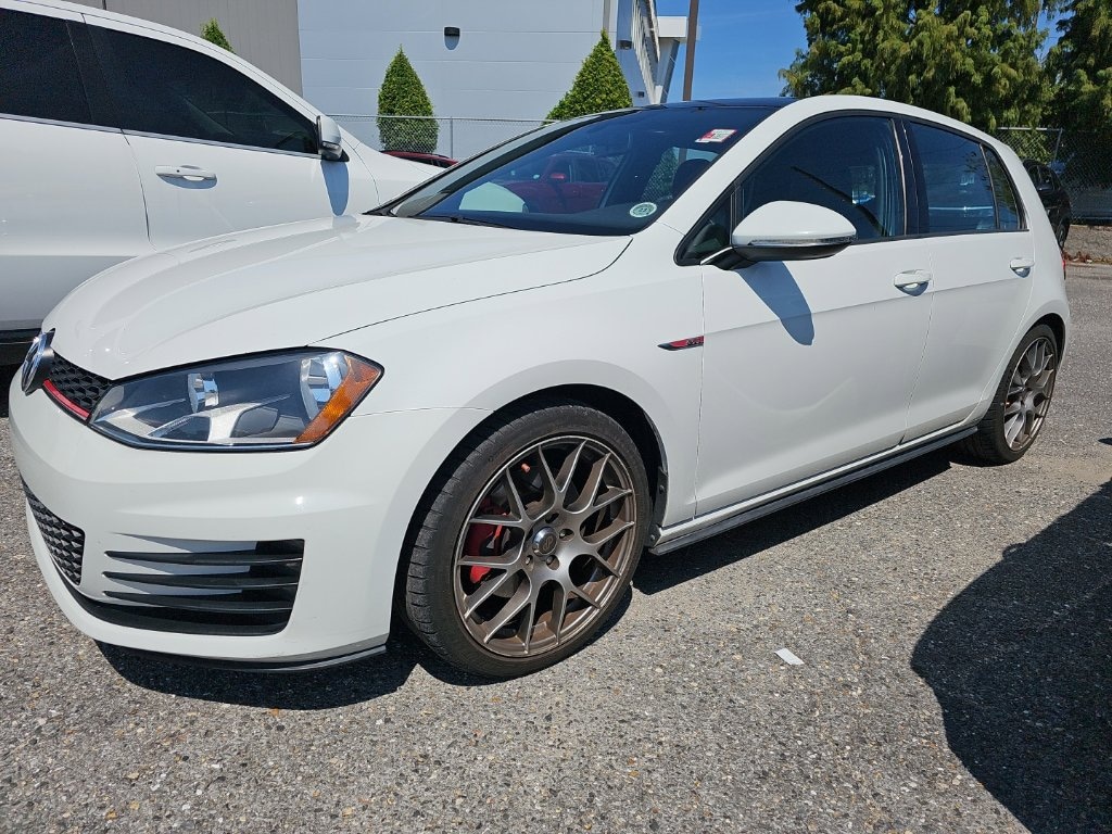 Used 2016 Volkswagen Golf GTI SE Hatchback