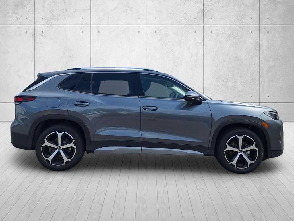 New 2026 Volkswagen Tiguan SE SUV
