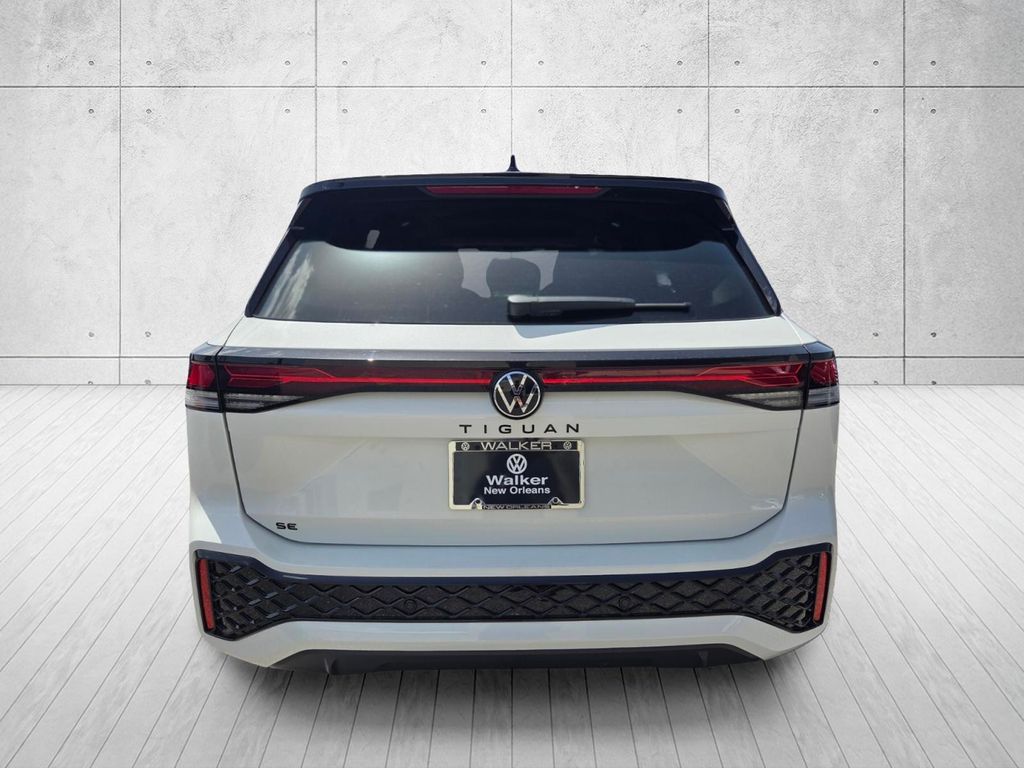 New 2026 Volkswagen Tiguan SE R-Line Black SUV